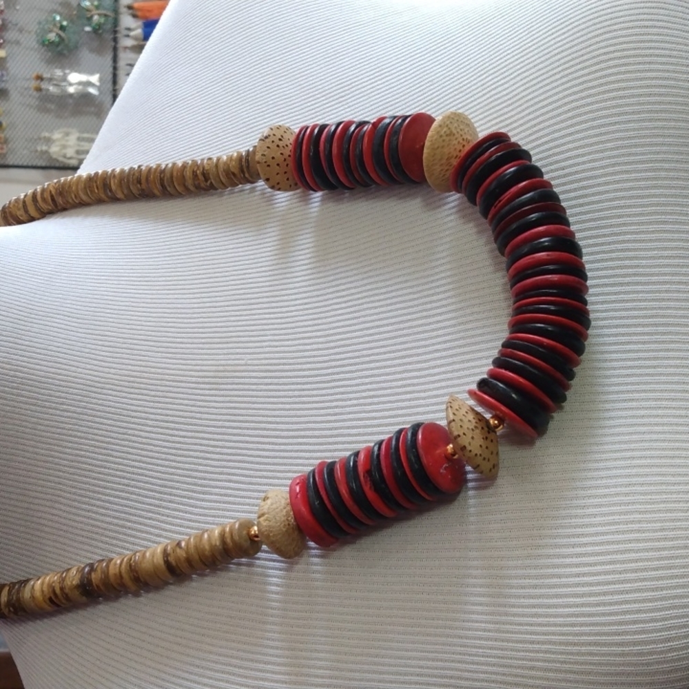Vintage chunky wood necklace
